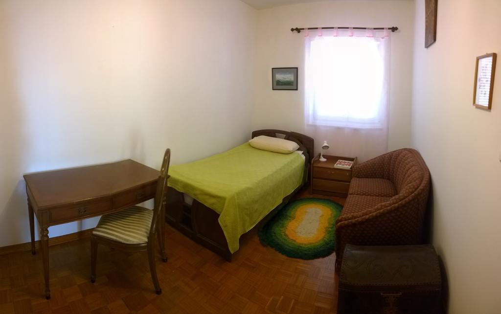 Apartments Free Parking Big Garden Перой Номер фото