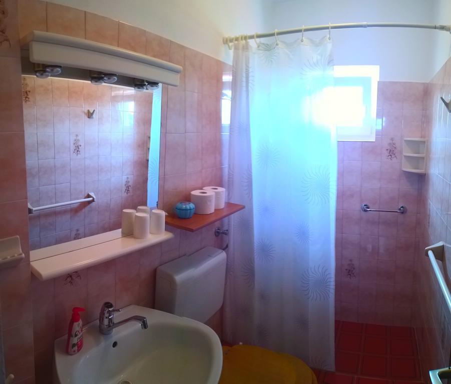 Apartments Free Parking Big Garden Перой Екстер'єр фото